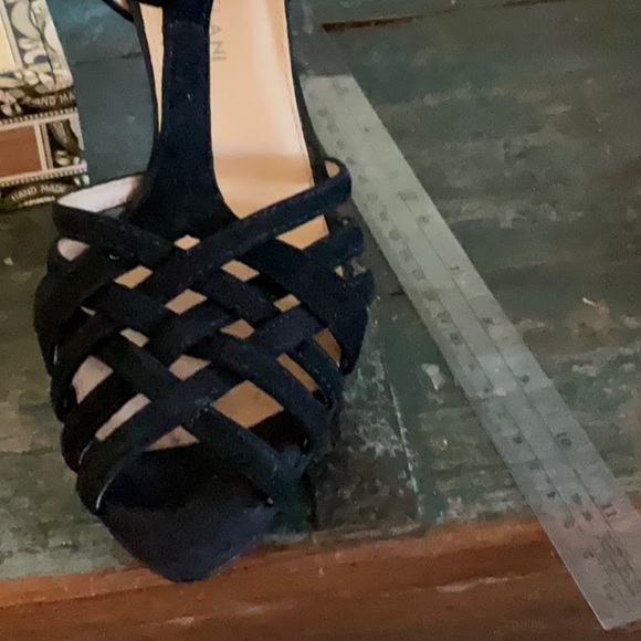 Antonio Melani platform suede black sandals - Picture 7 of 8